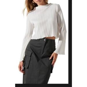 The Label Plissé Mock Neck Long Sleeve Crop Size XL